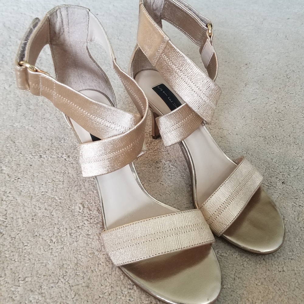 Steven by Steve Madden Gold sandal with heel 6.5